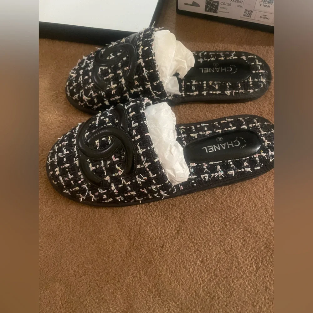 Chanel Tweed Black and White Slippers. Small. - Picture 4 of 7
